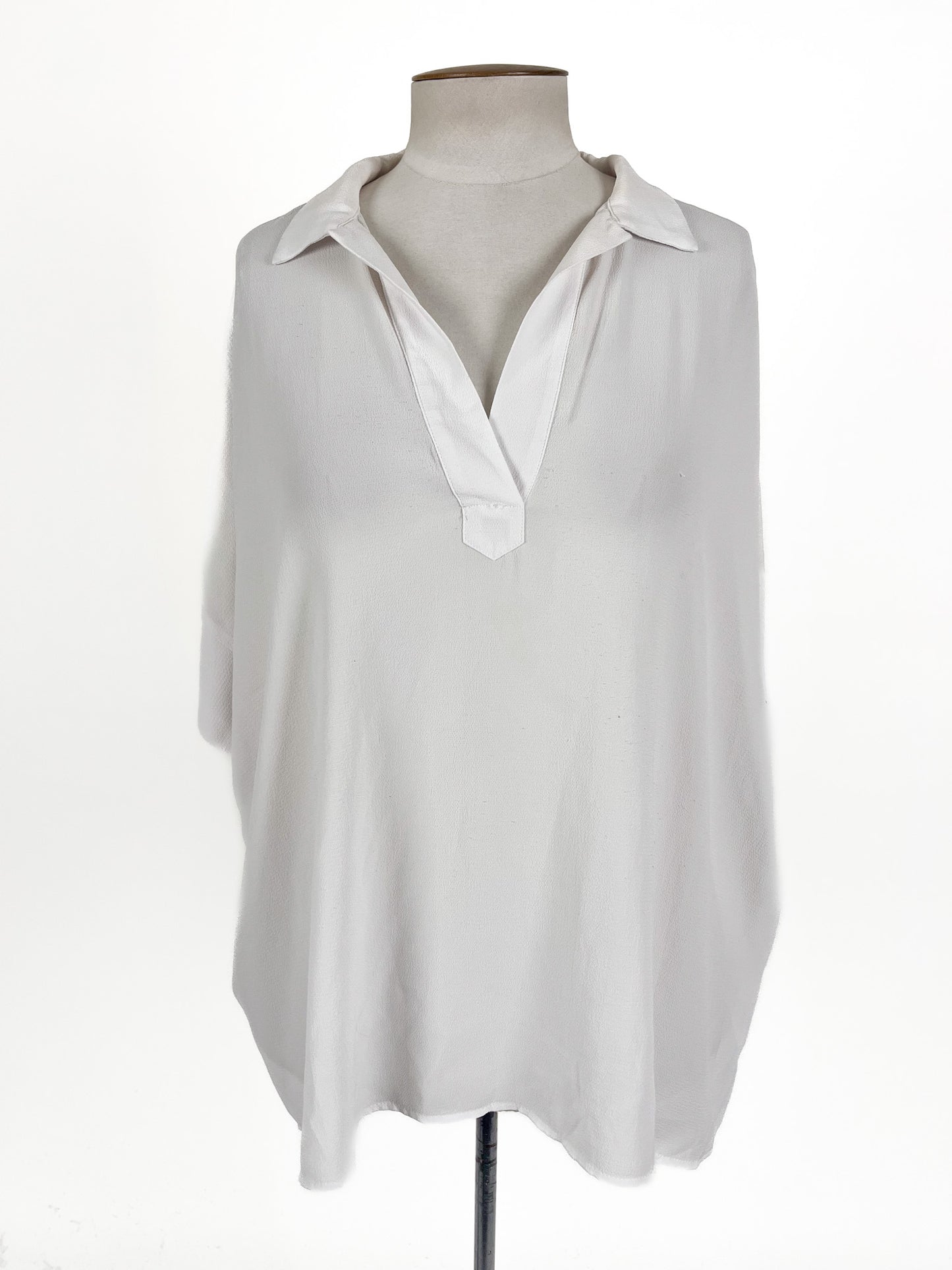 Pretty Basic - Augustine | White Casual/Workwear Top | Size M/L
