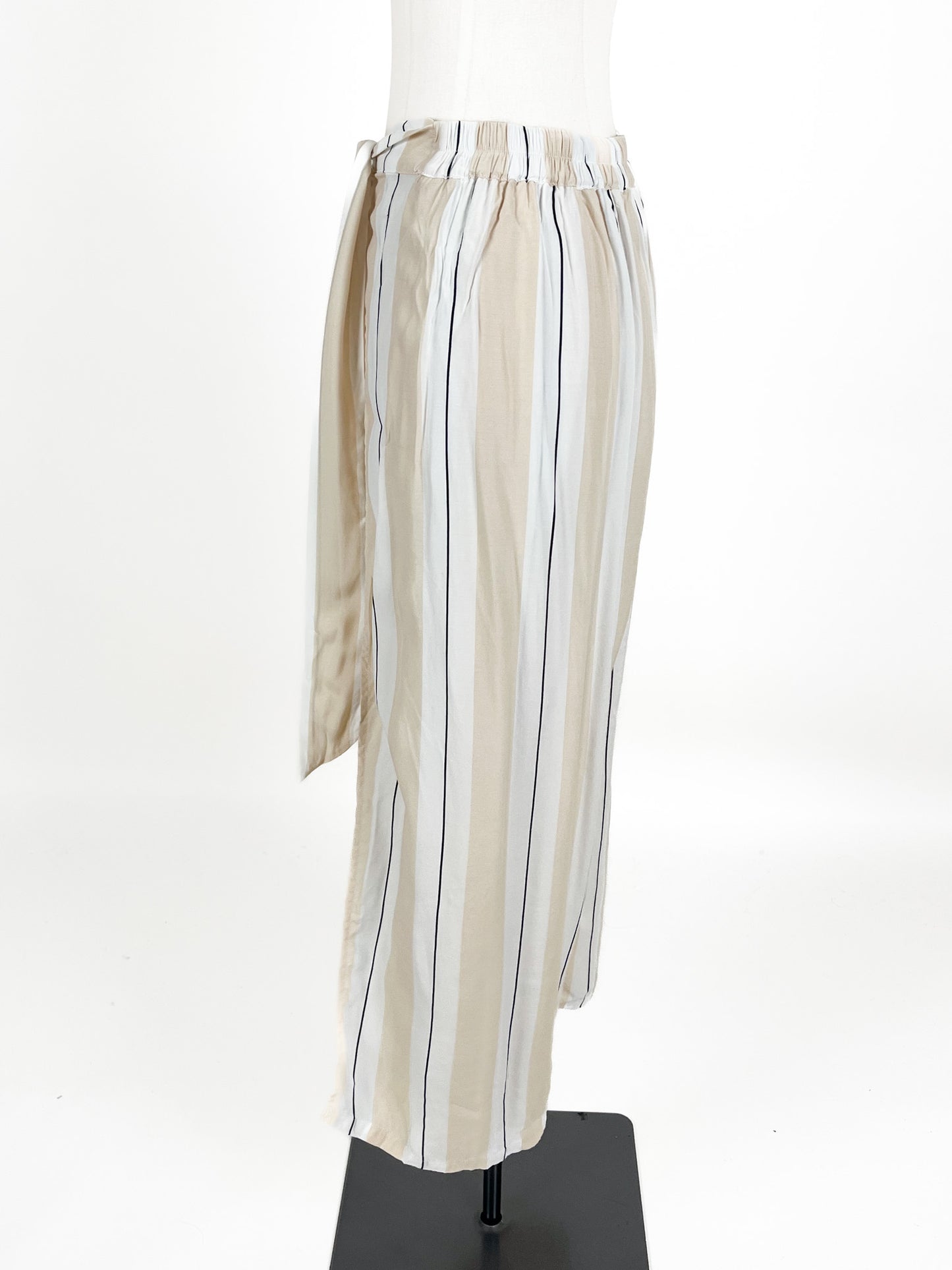 Mineral | White Casual Pants | Size 8