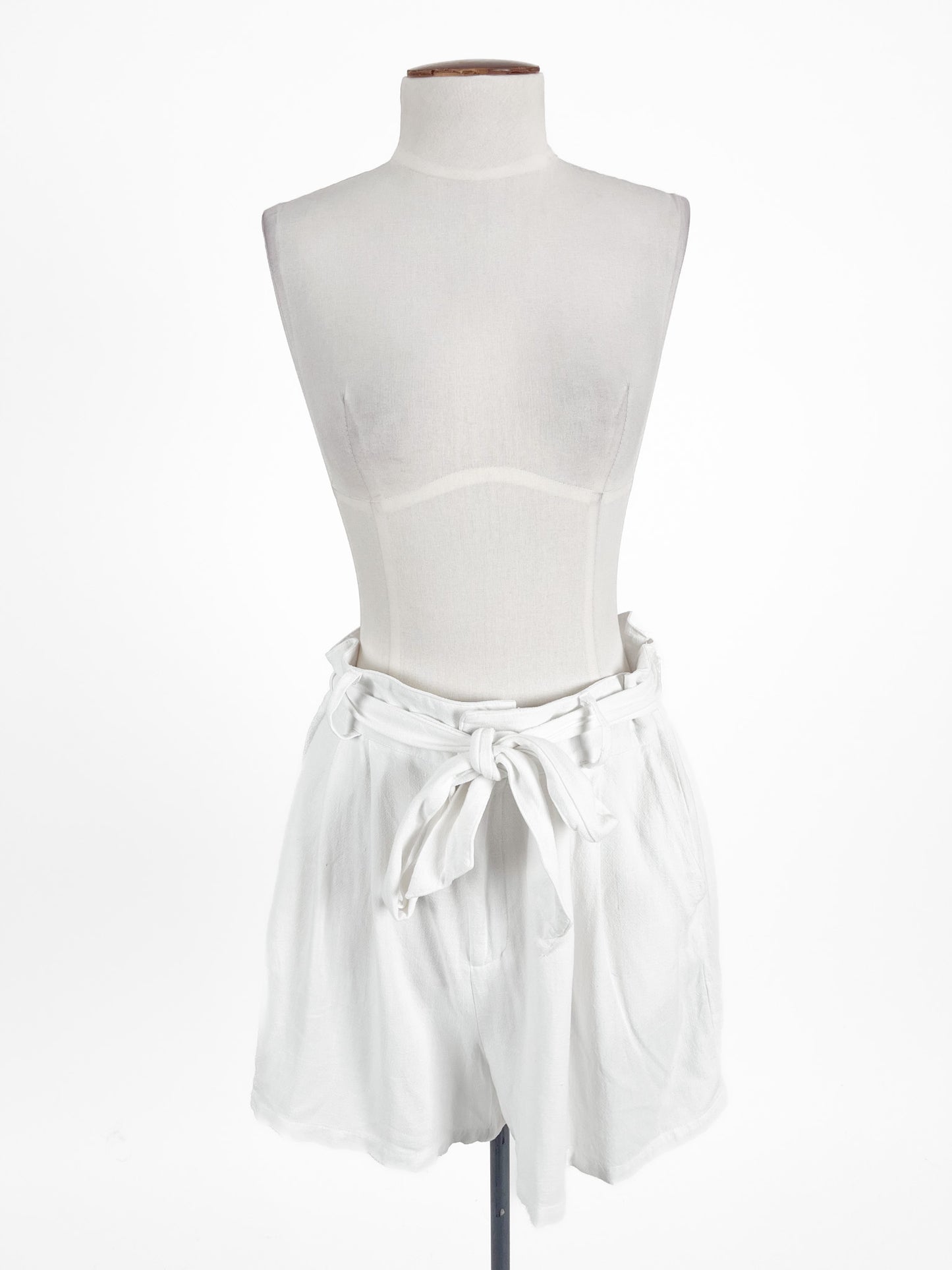 Iris Maxi | White Casual Shorts | Size 12