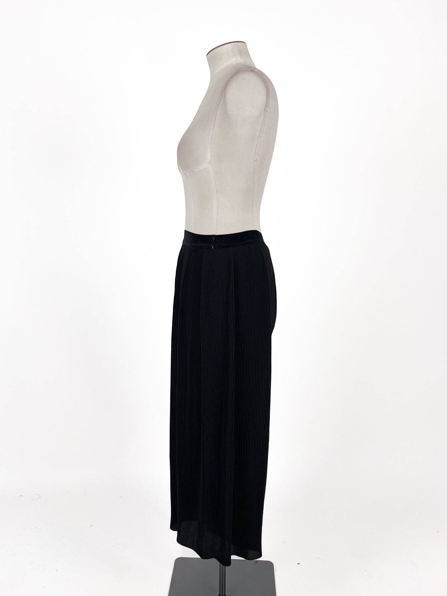 Zara | Black Pleated Wide leg Pants | Size M