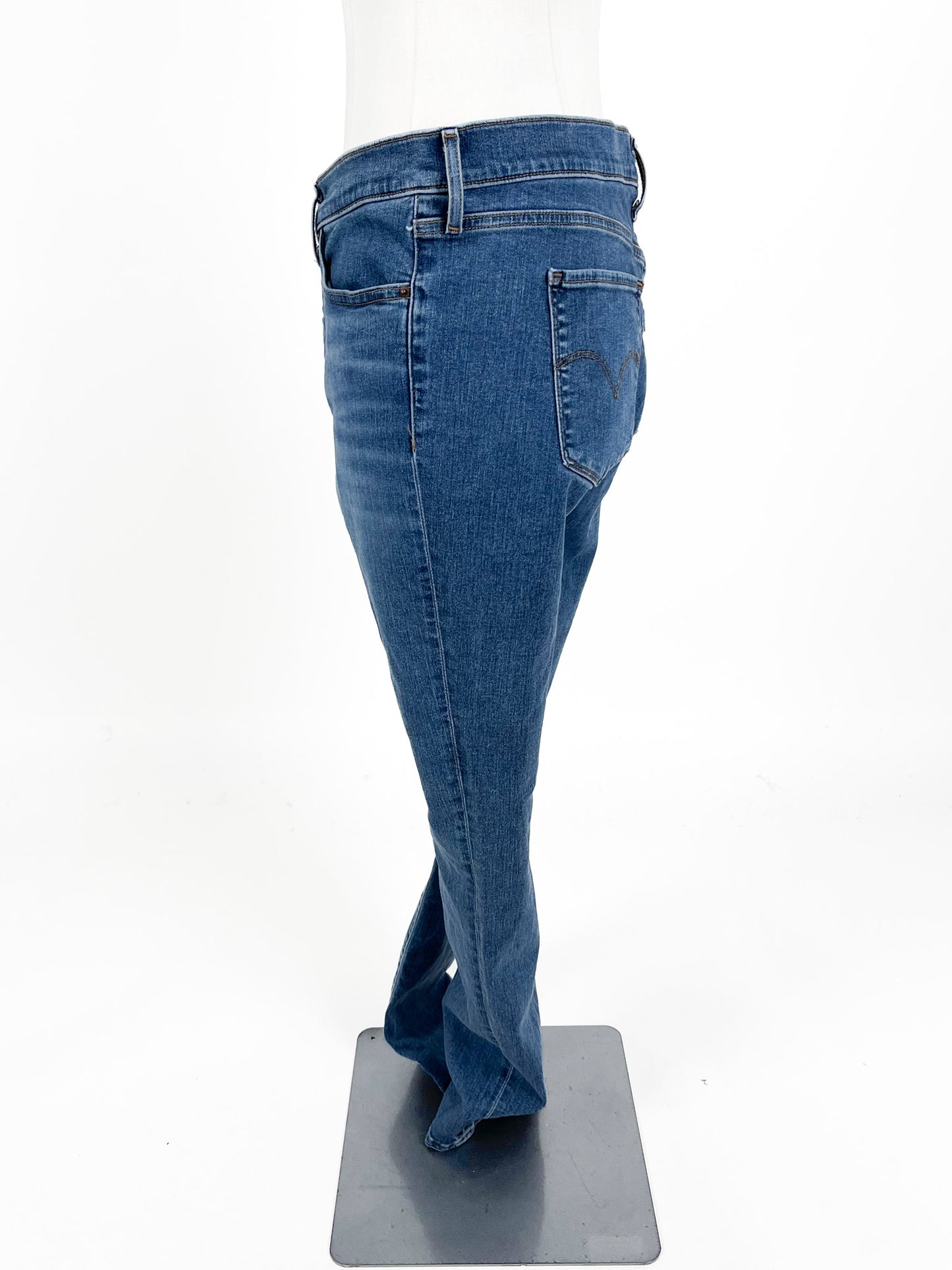 Levi - Blue Jeans (Size 16)