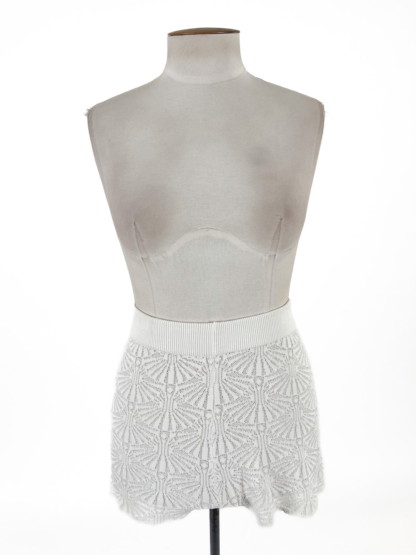 SNDYS | White Casual Shorts | Size XL