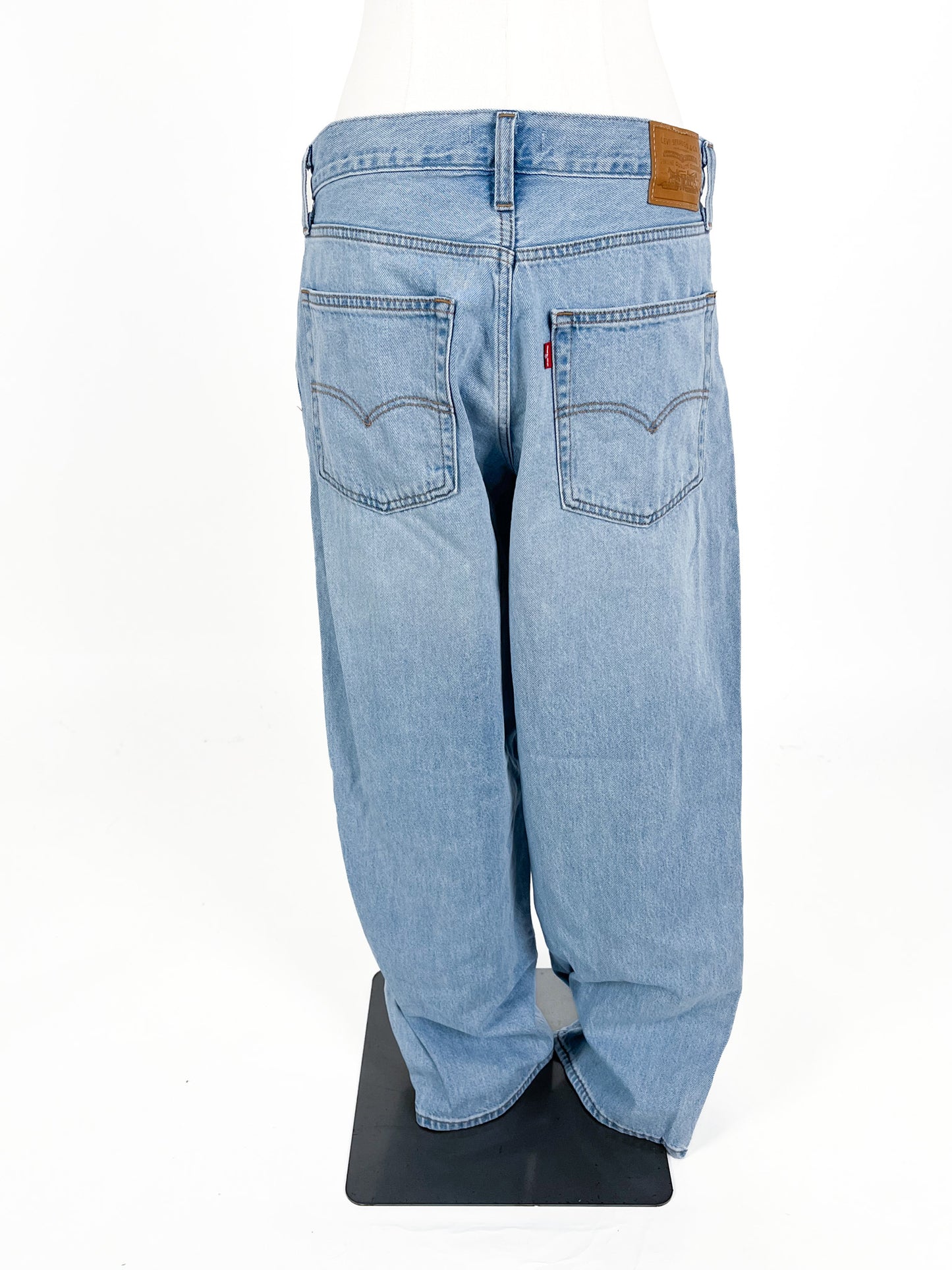 Levi - Blue Jeans (Size M)