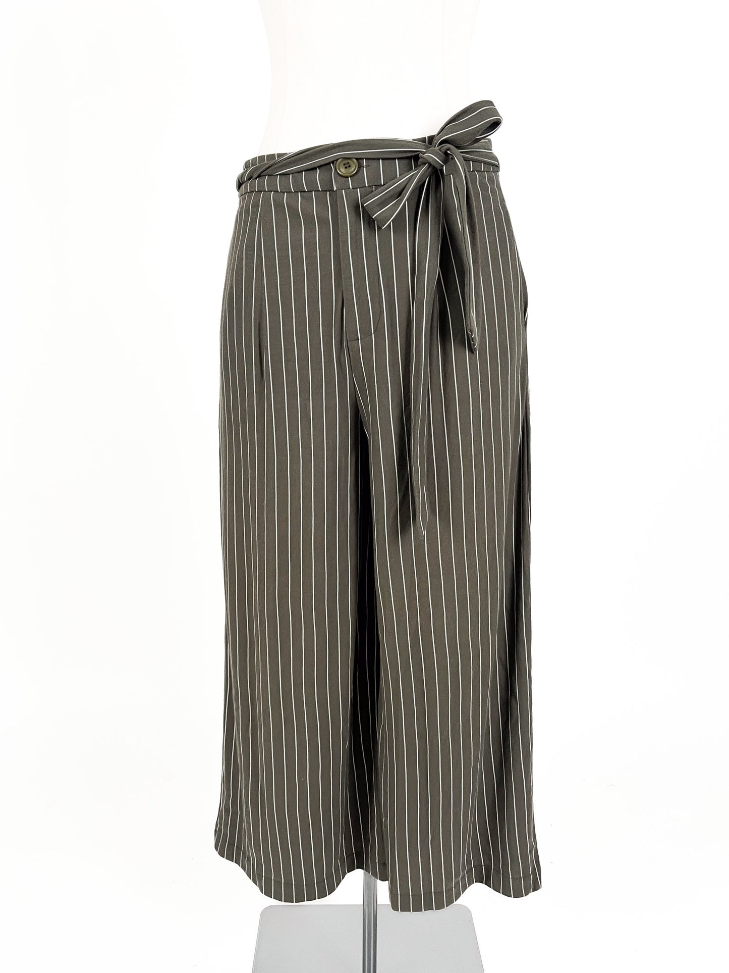 Seduce | Green Straight fit Pants | Size 8