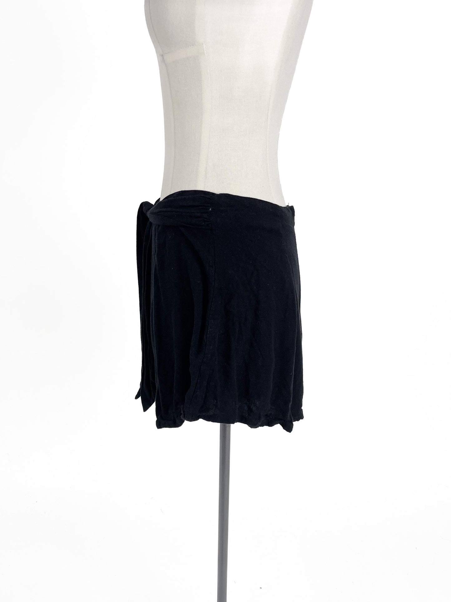bamboo blonde | Black Casual Shorts | Size 6