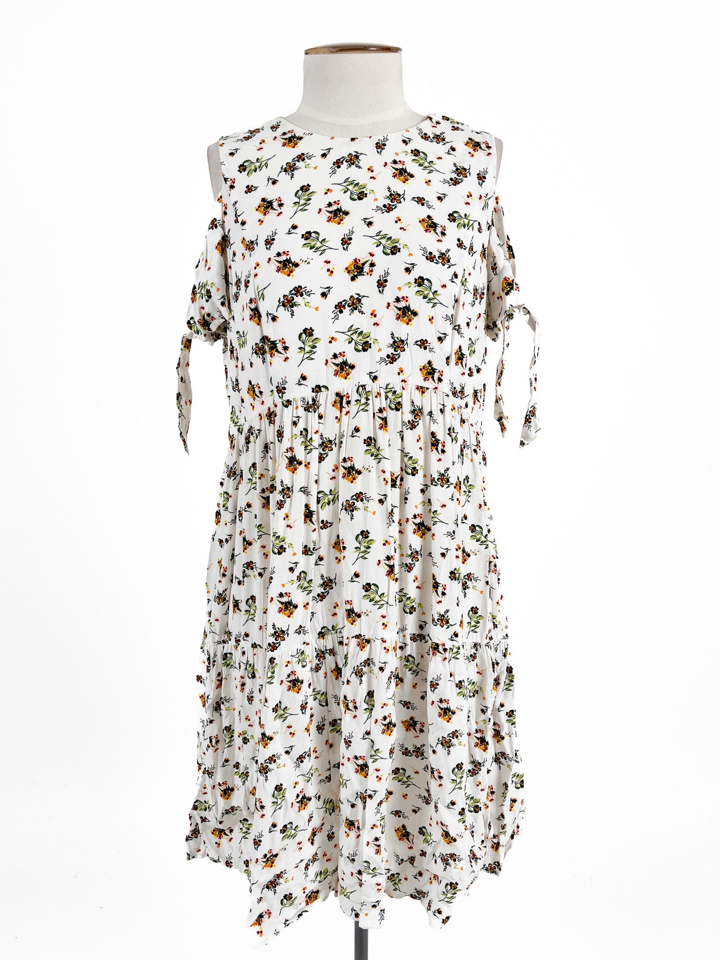 CUE | White Casual Dress | Size 10