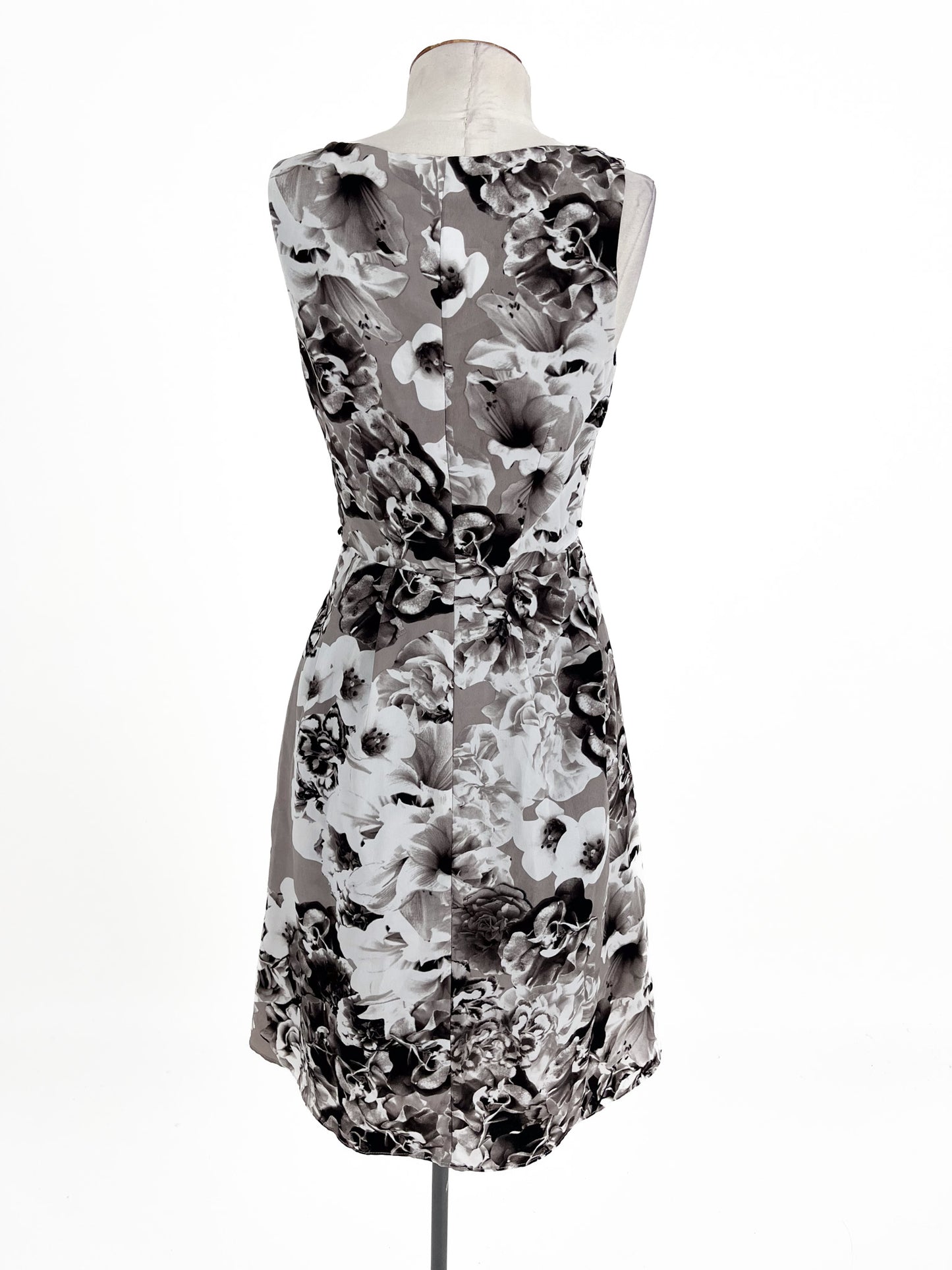 Jacqui.E | Grey Dress | Size 6