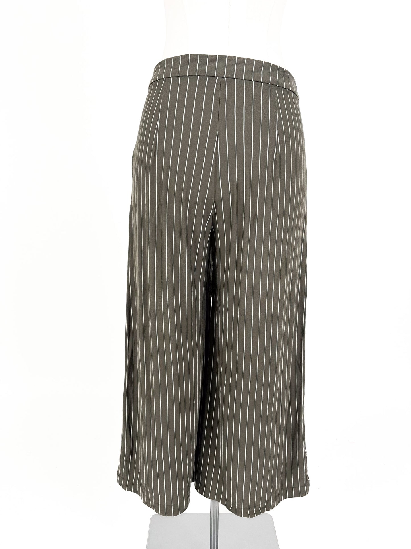 Seduce | Green Straight fit Pants | Size 8
