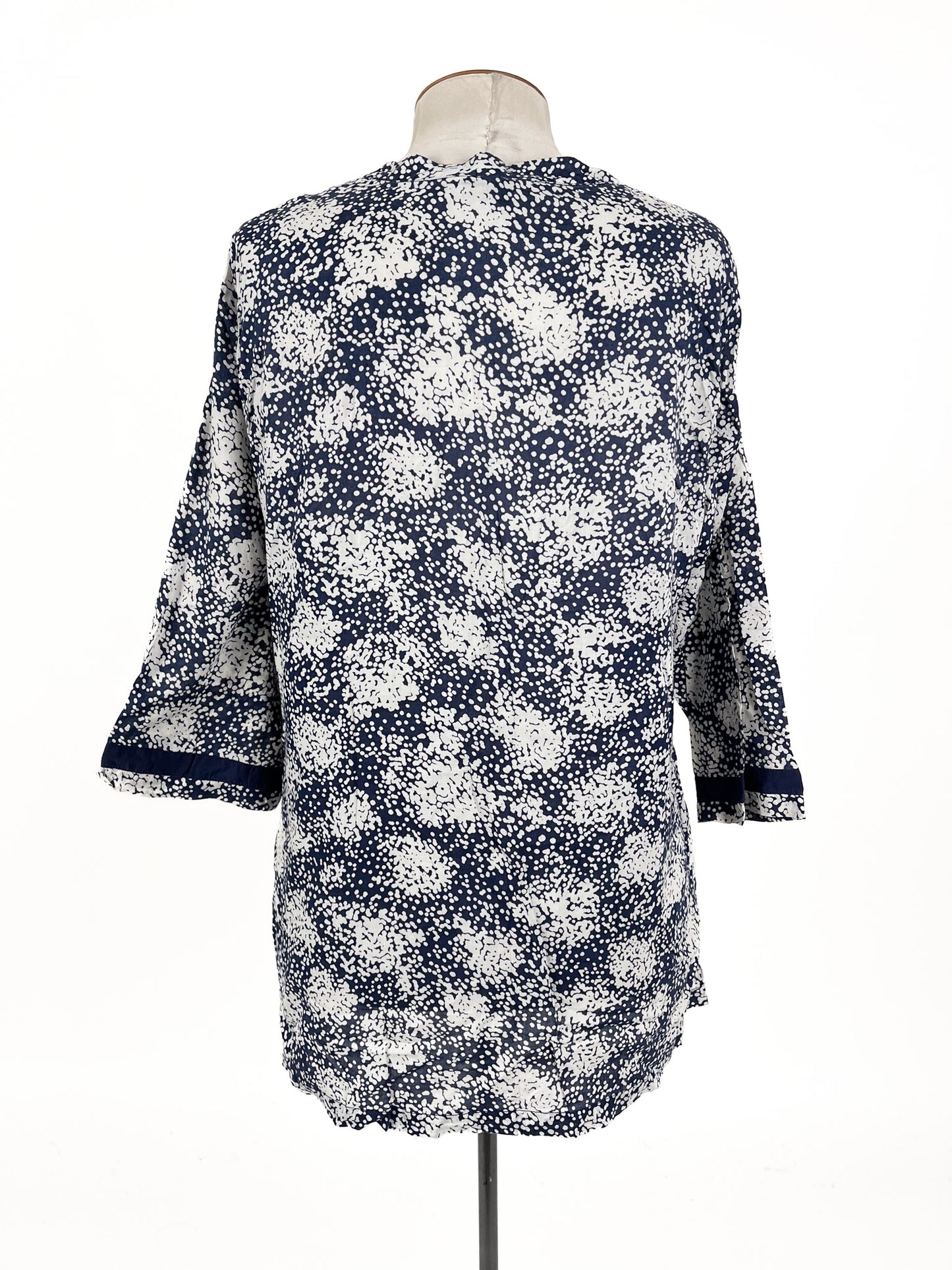 Avella - Navy & White Top (Size 18)