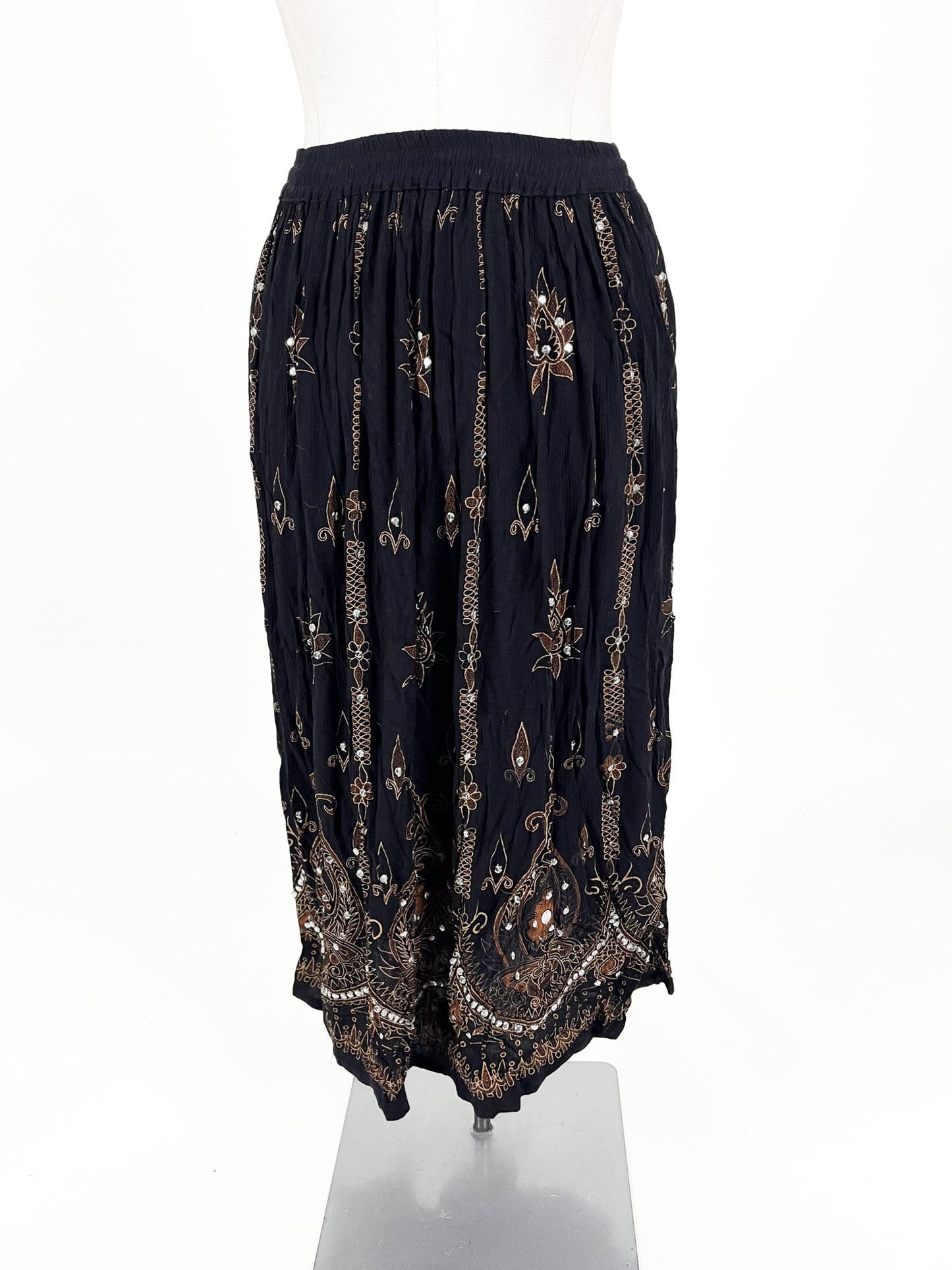 Unknown Brand - Black Midi Skirt (Size M/L)