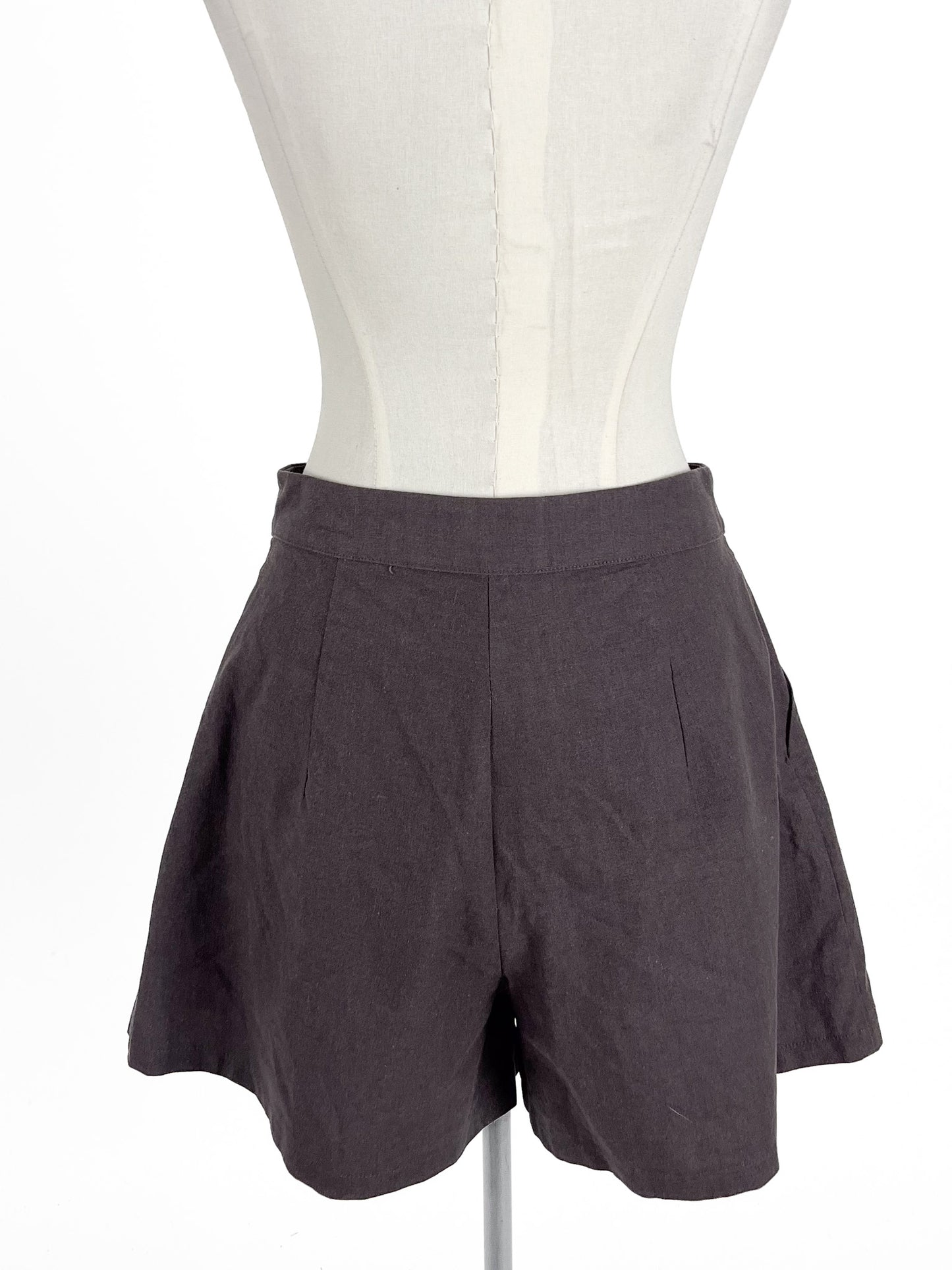 Calli | Grey Casual Shorts | Size 10