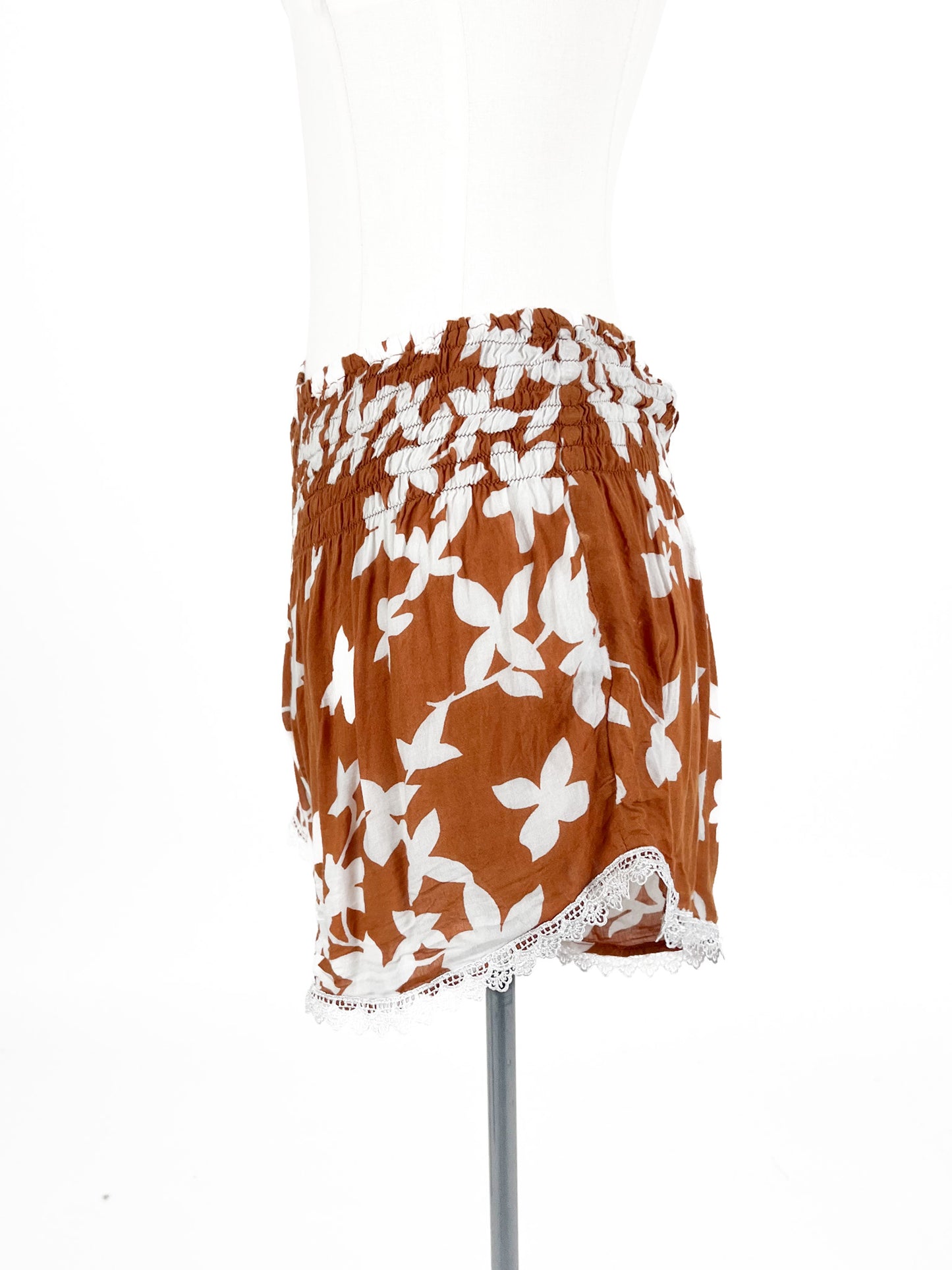Basic Elements | Brown Casual Shorts | Size M