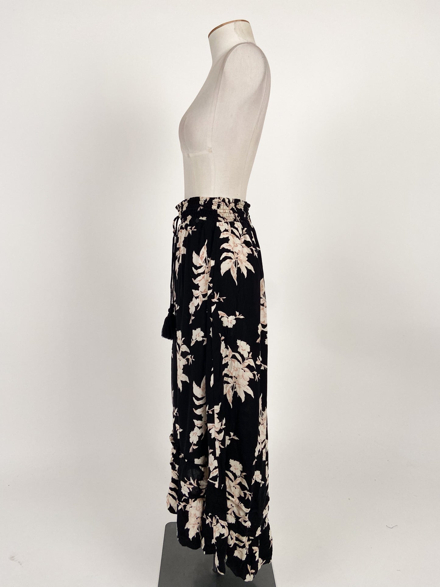 Volcom | Black Casual Skirt | Size 10
