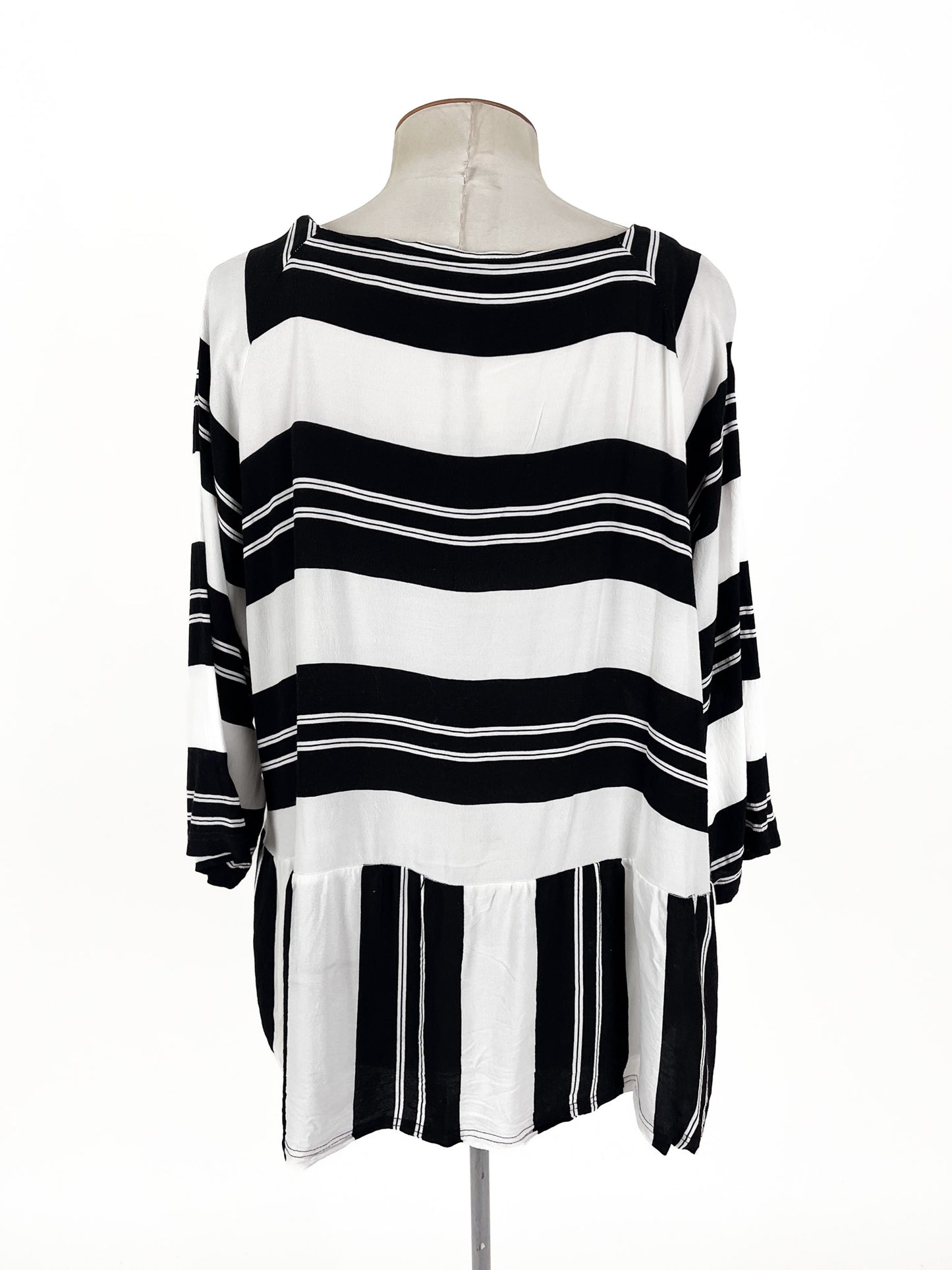 Briarwood - White & Black Blouse (Size L)