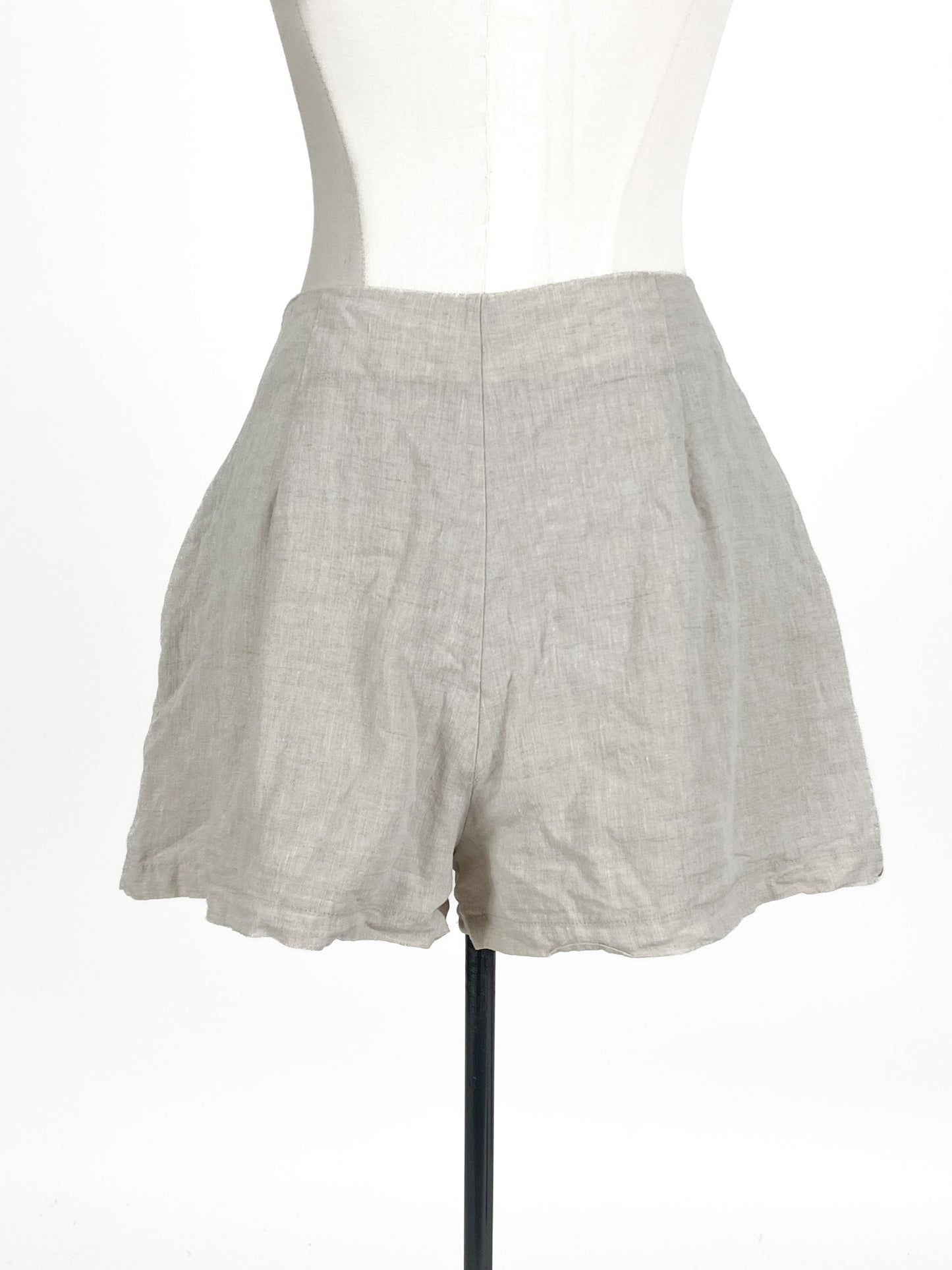Dissh | Beige Casual Shorts | Size 10