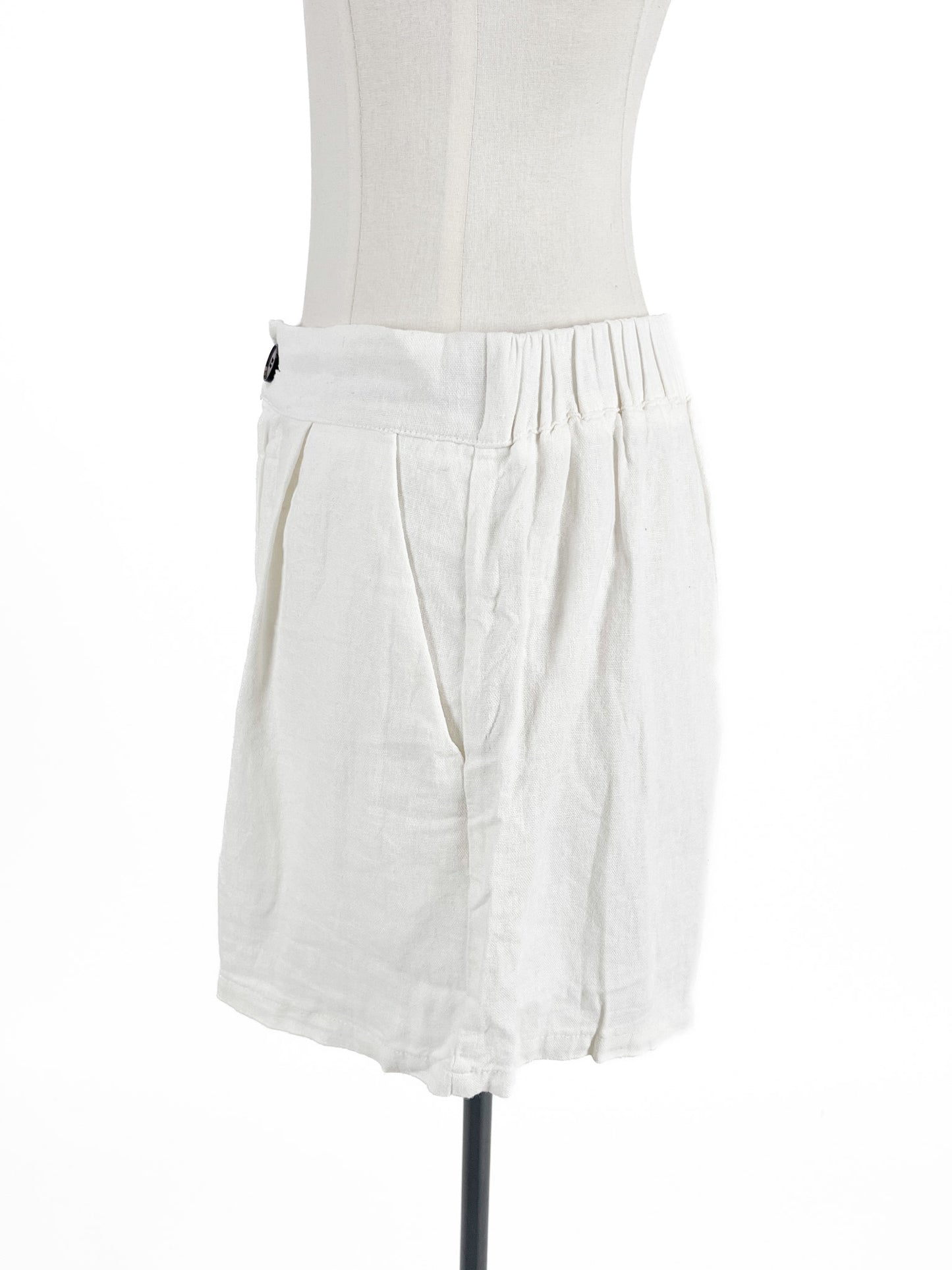 Pull & Bear | White Casual Shorts | Size M