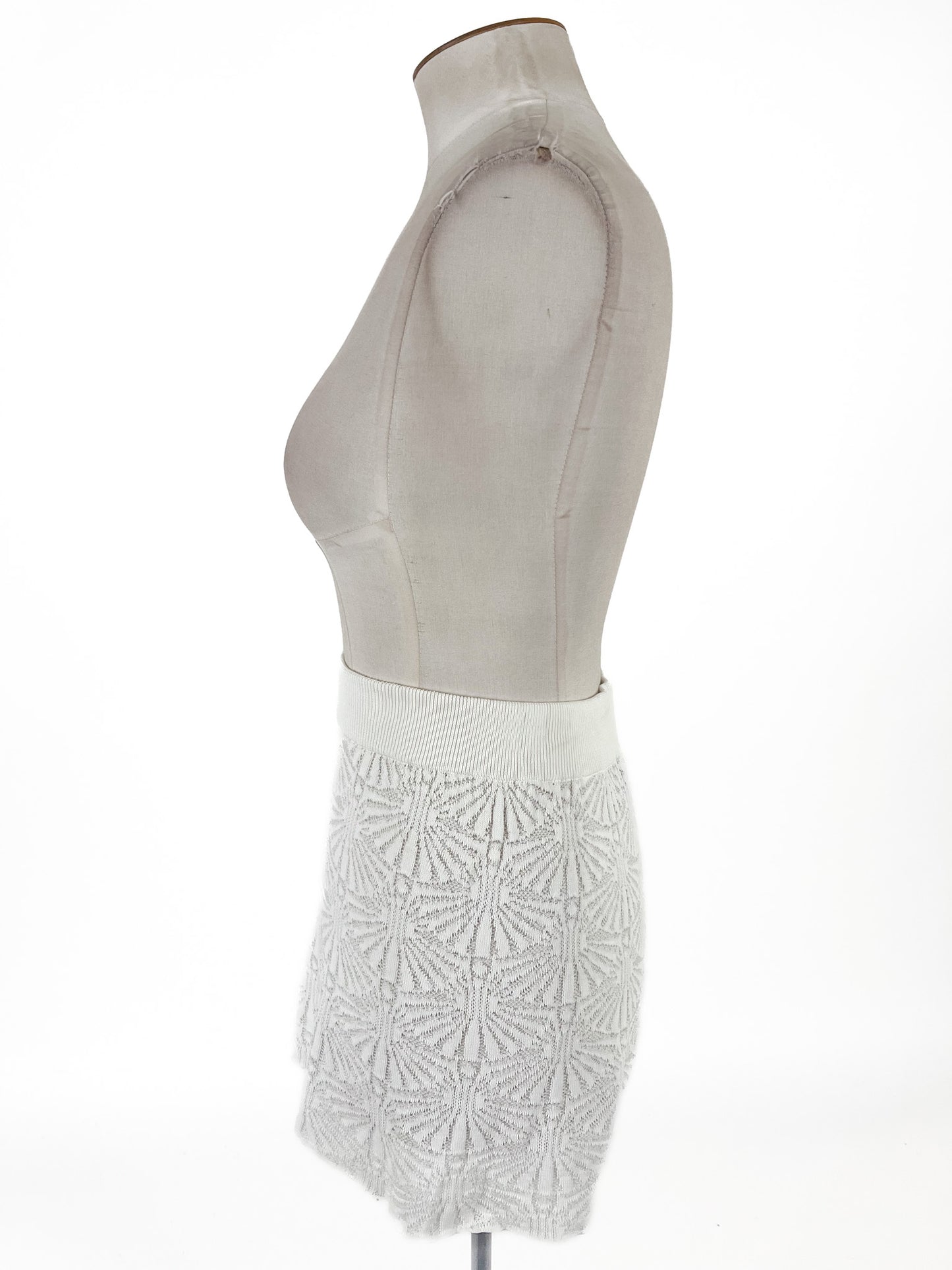 SNDYS | White Casual Shorts | Size XL