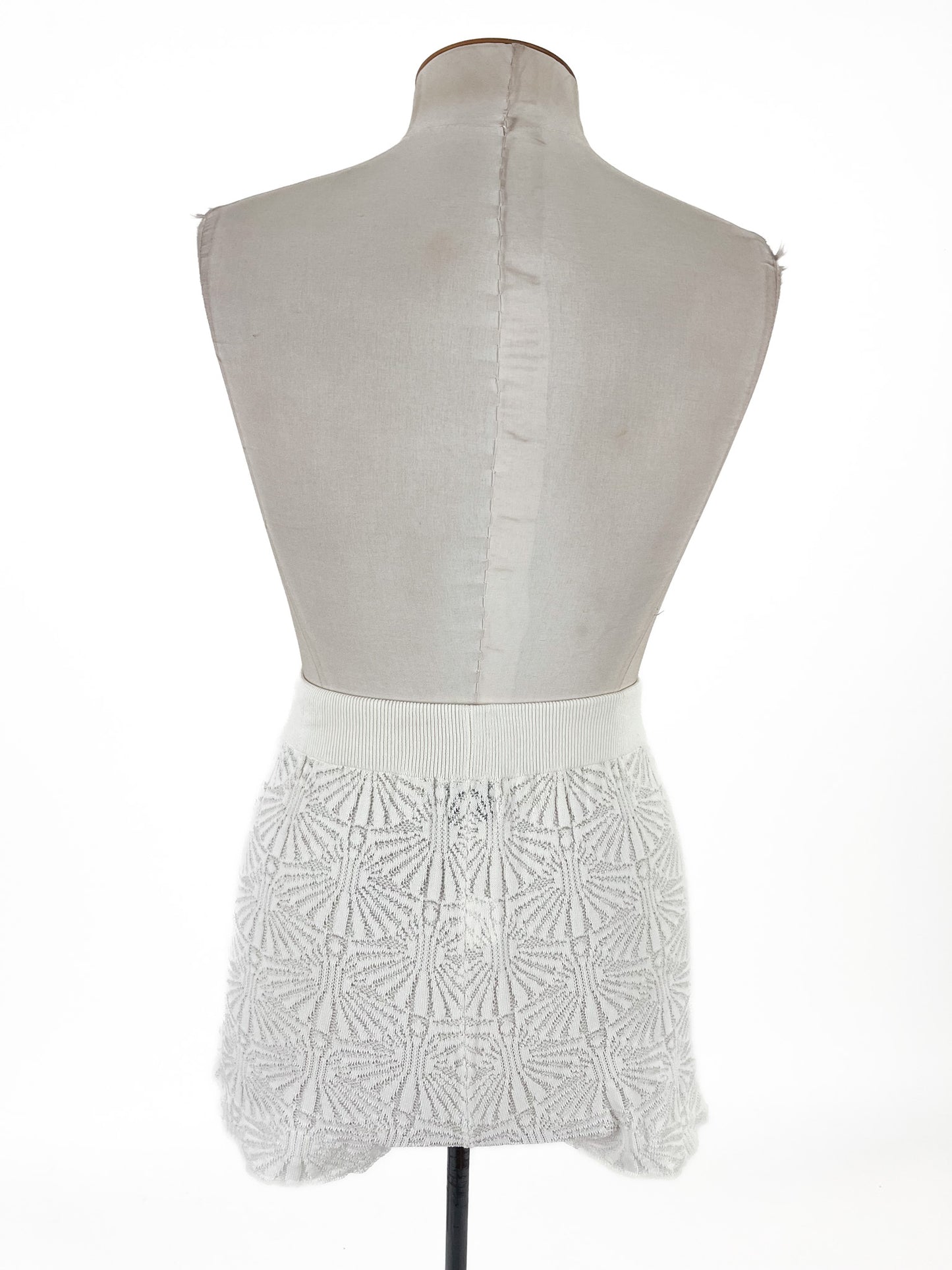 SNDYS | White Casual Shorts | Size XL