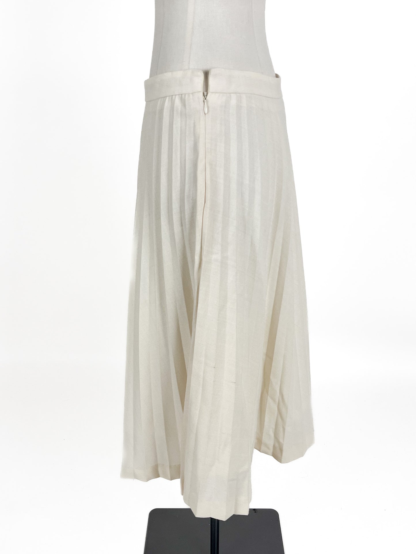 Dayeon FBS | White Casual Skirt | Size S