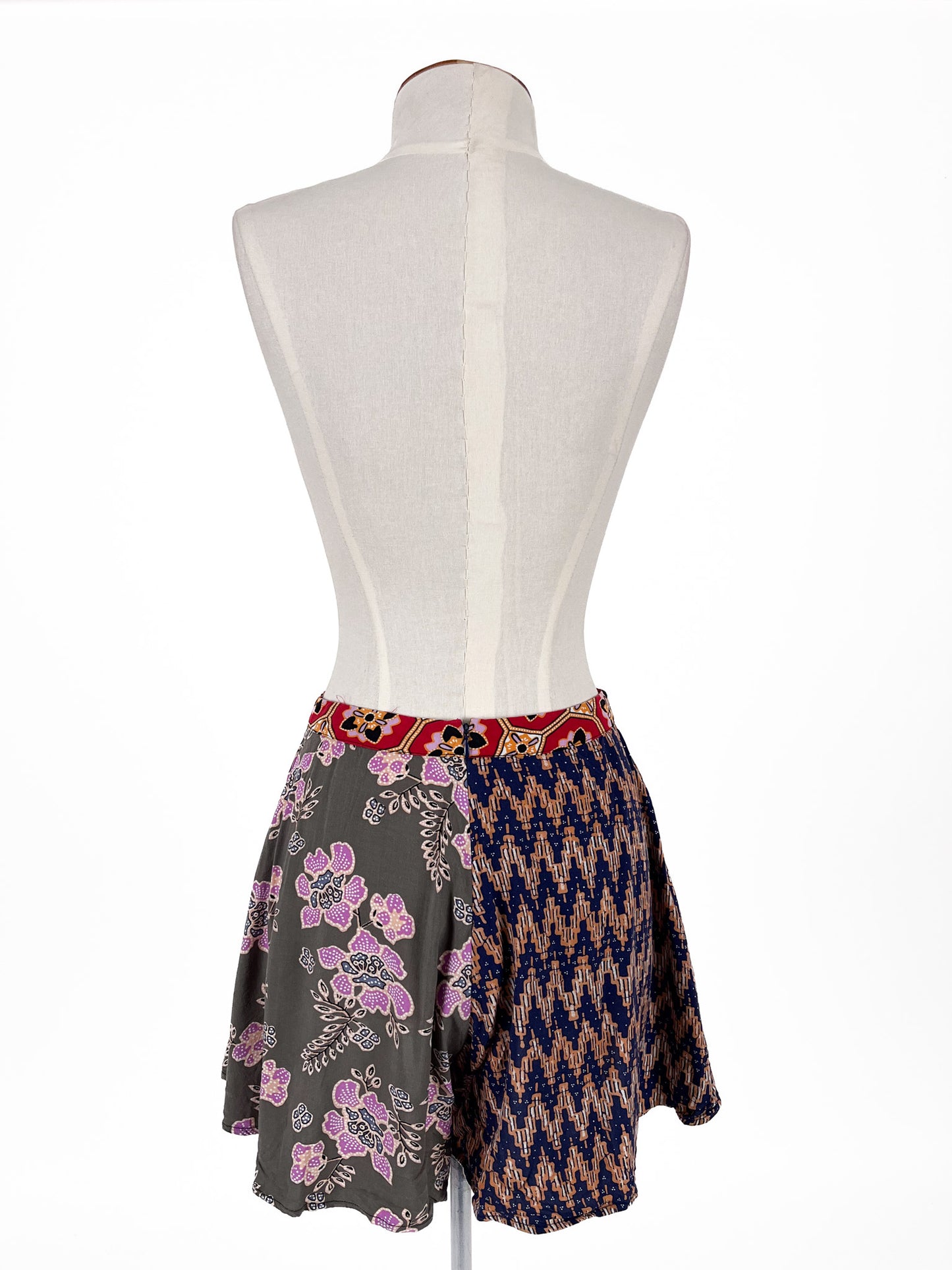 Tigerlily | Multicoloured Casual Shorts | Size 8