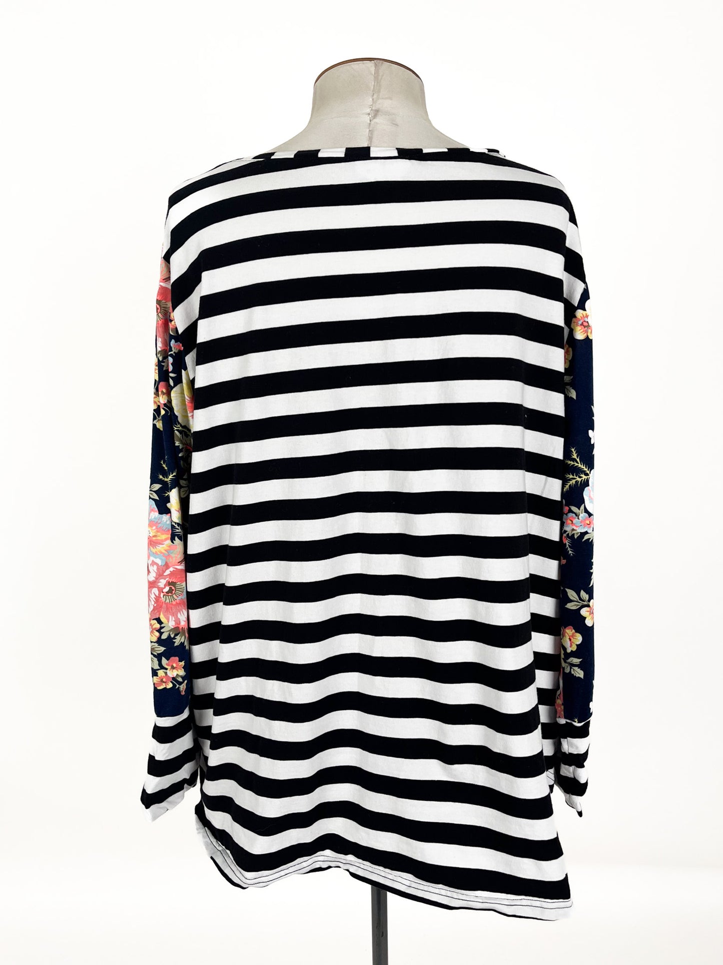 Ruby + Rain - Black & White Top (Size 20)