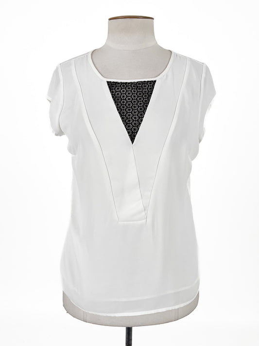 Jacqui.E | White Casual/Workwear Top | Size M