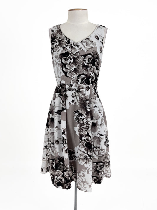 Jacqui.E | Grey Dress | Size 6