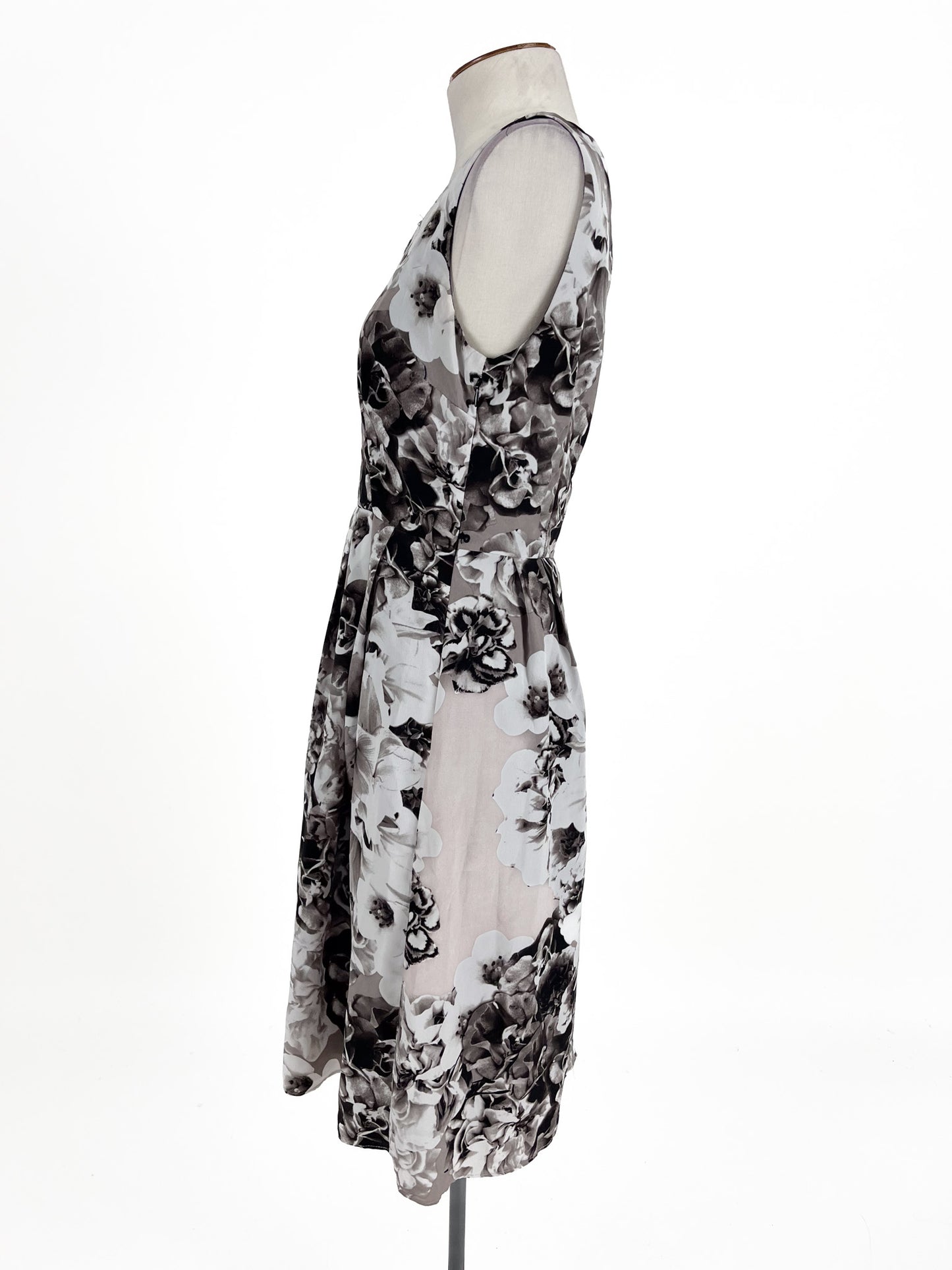 Jacqui.E | Grey Dress | Size 6