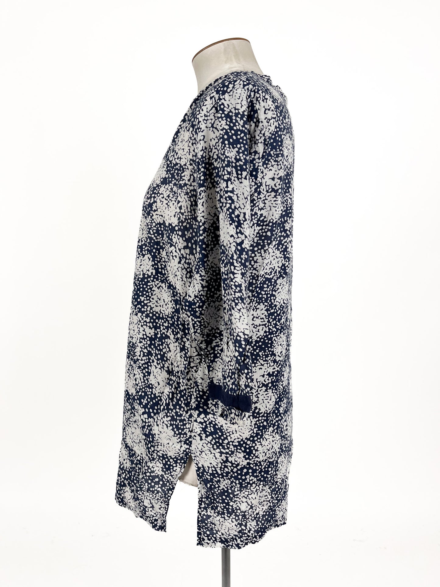 Avella - Navy & White Top (Size 18)