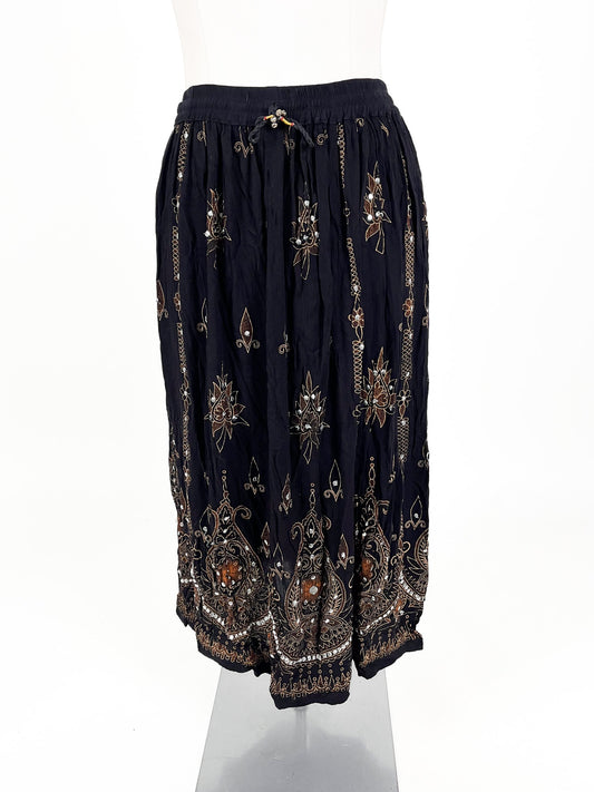 Unknown Brand - Black Midi Skirt (Size M/L)
