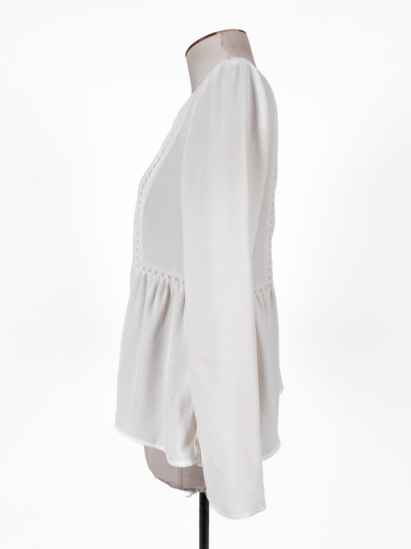 Jacqui.E | White Casual Top | Size 6