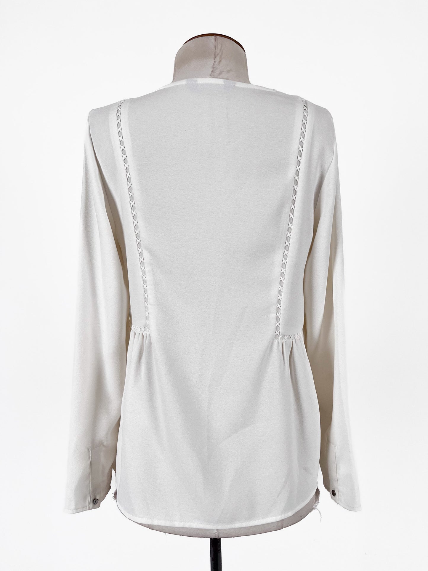 Jacqui.E | White Casual Top | Size 6