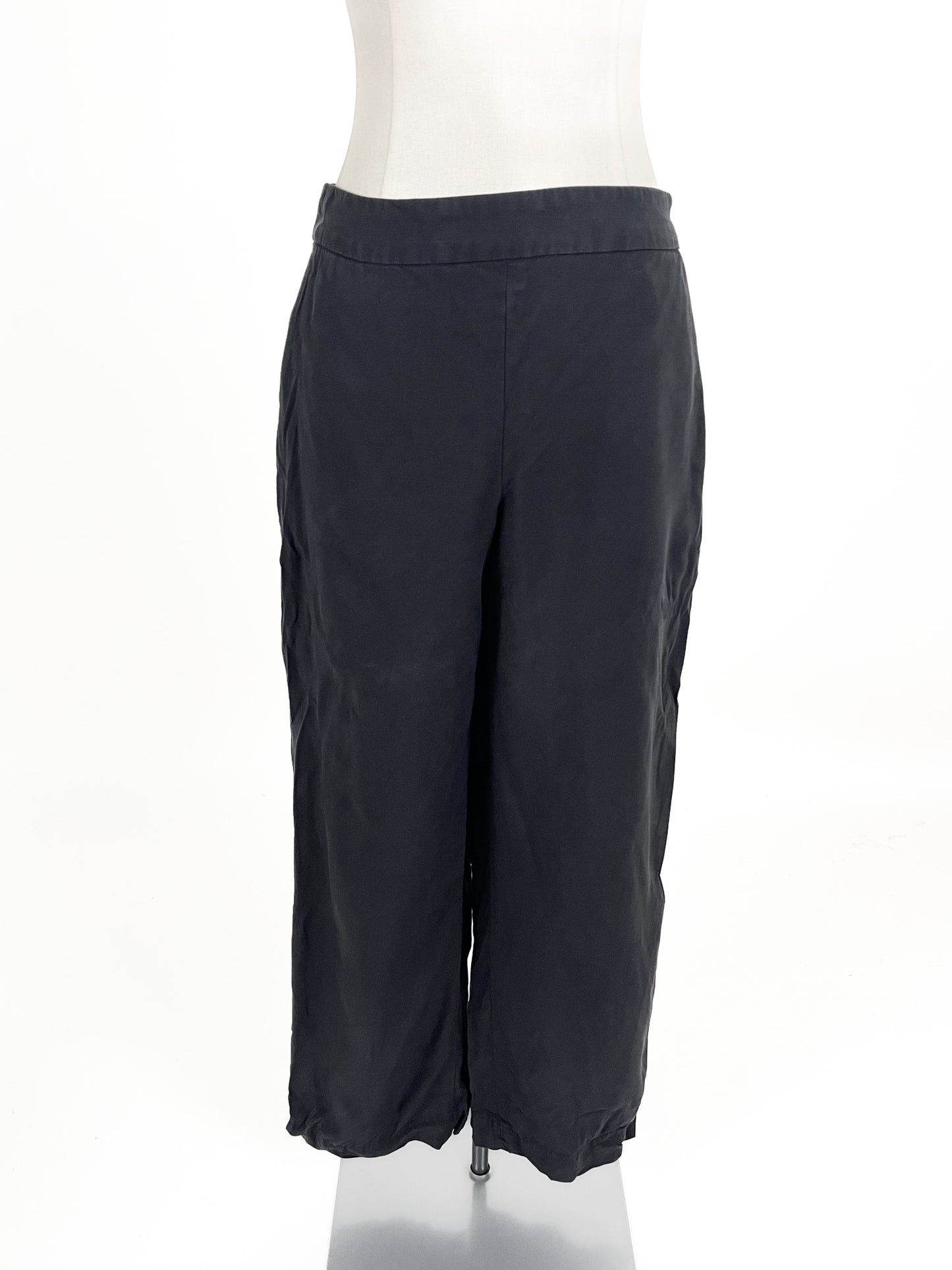 Max | Black Straight fit Pants | Size 8