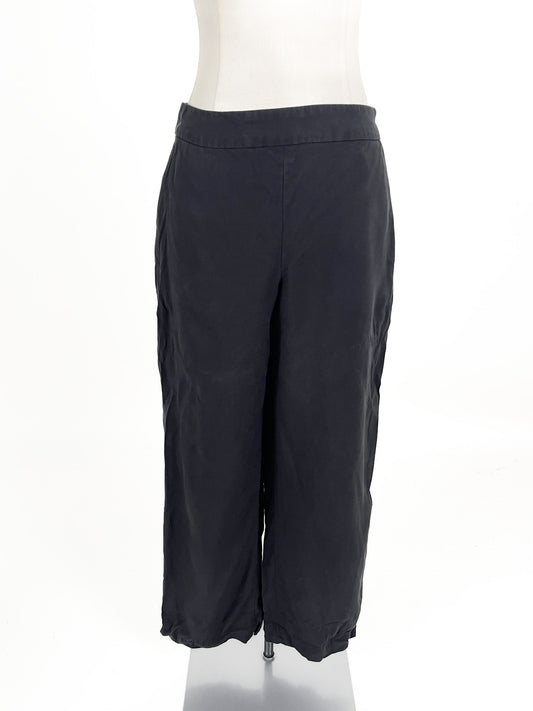 Max | Black Straight fit Pants | Size 8