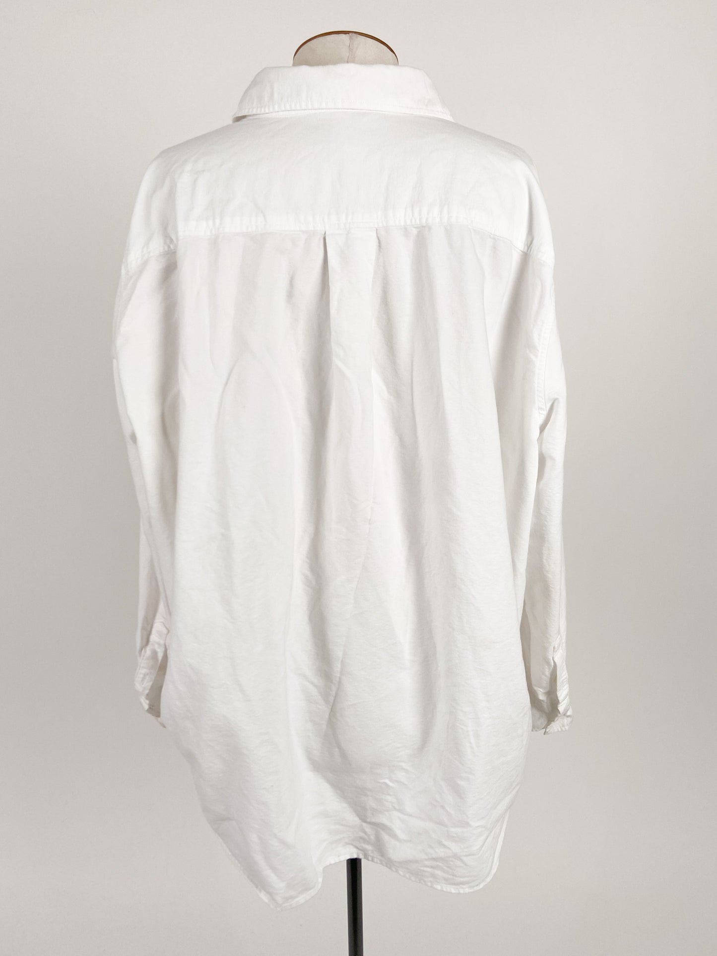 H&M | White Casual/Workwear Top | Size L