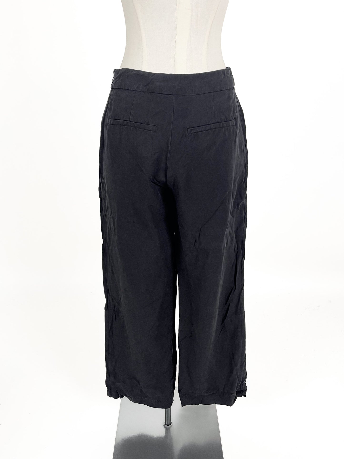 Max | Black Straight fit Pants | Size 8
