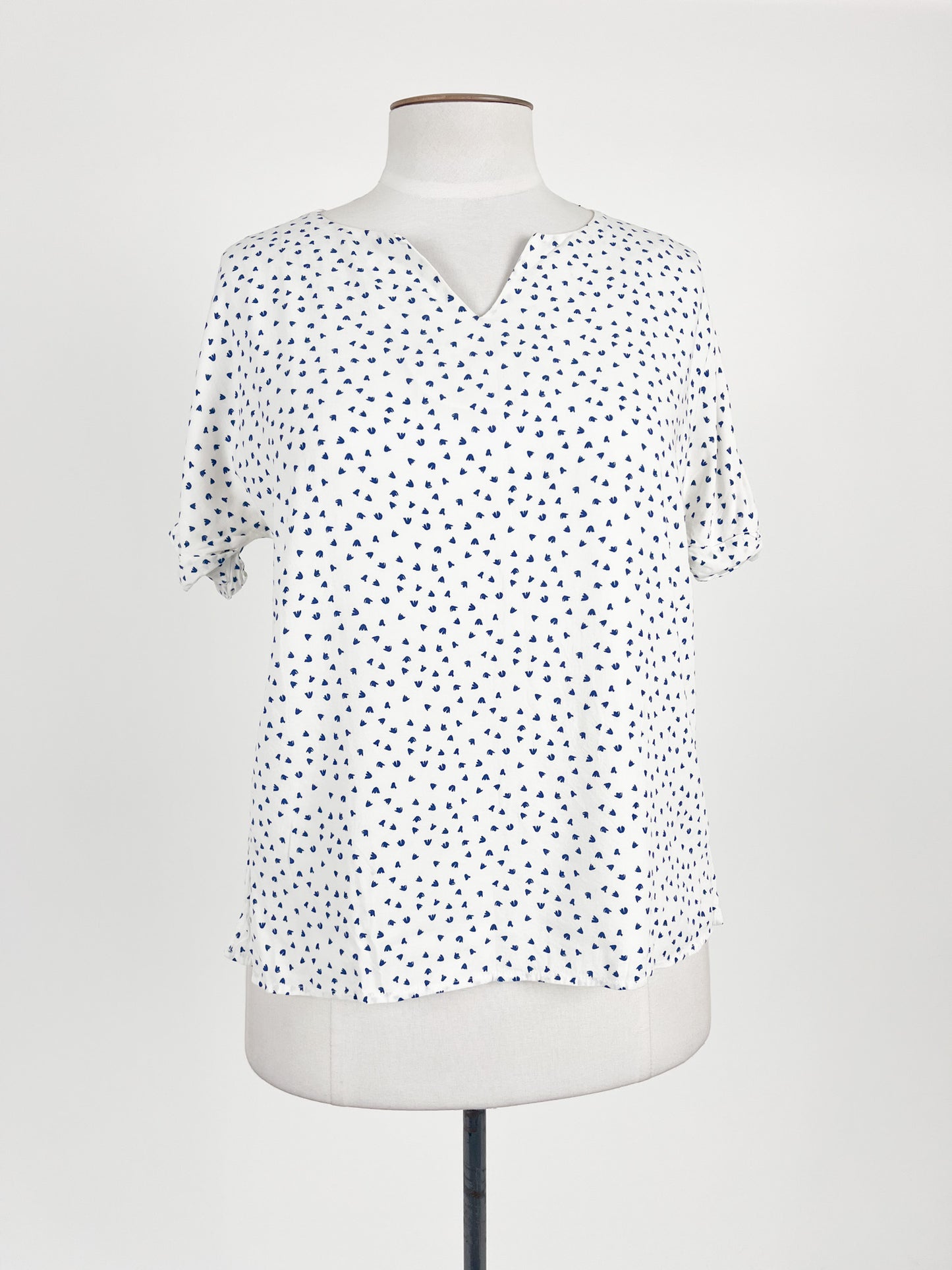 Jacqui.E | White Casual/Workwear Top | Size 8
